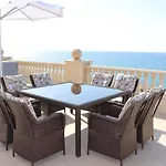 Luxury Beachfront With A Pool Prázdninový dům
