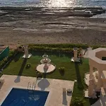Luxury Beachfront With A Pool Prázdninový dům Agia Marina (Northern Cyprus)