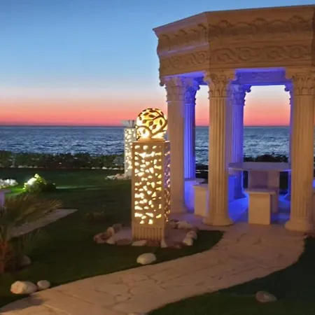 Luxury Beachfront With A Pool