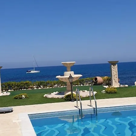 Holiday home Luxury Beachfront With A Pool *
