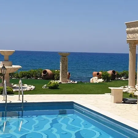 Luxury Beachfront With A Pool