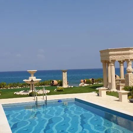 別荘 Luxury Beachfront With A Pool