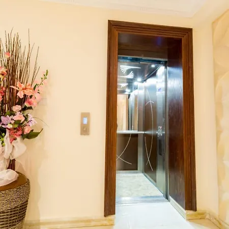 Luxury Beachfront With A Pool Nyaraló *