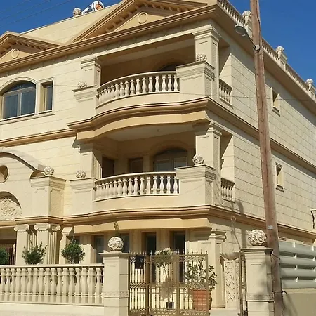 בית נופש Luxury Beachfront With A Pool *