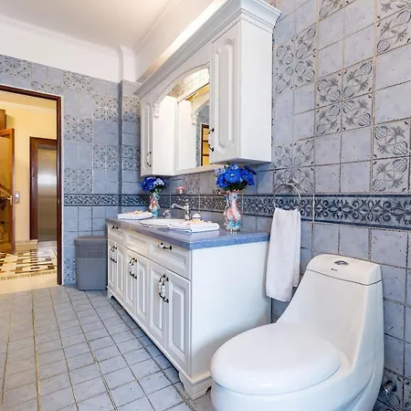 בית נופש Luxury Beachfront With A Pool