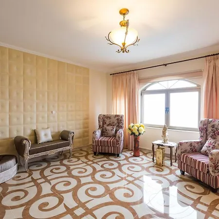 Luxury Beachfront With A Pool אייה מרינה