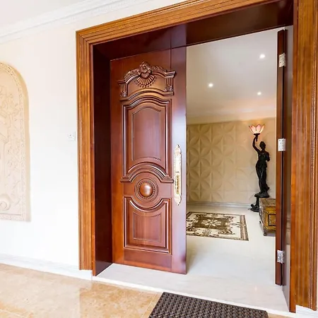 Luxury Beachfront With A Pool אייה מרינה