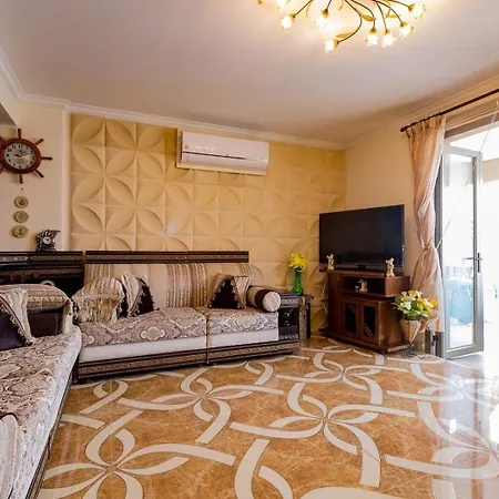 Luxury Beachfront With A Pool Nyaraló *