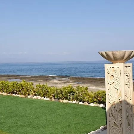 Luxury Beachfront With A Pool * Ajía Marína