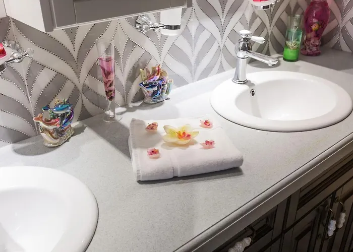 Luxury Beachfront With A Pool 別荘