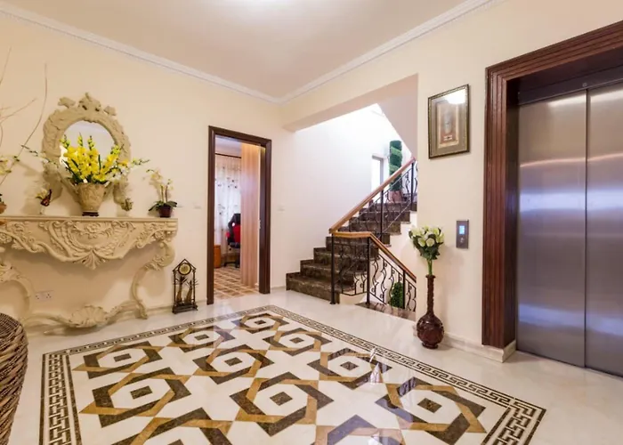 度假居 Luxury Beachfront With A Pool