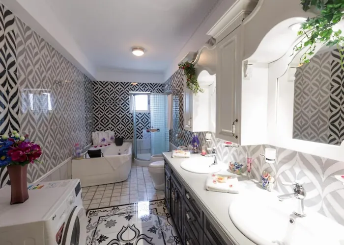 Luxury Beachfront With A Pool Ayia Marina