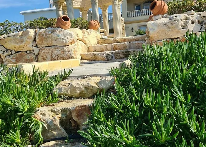 Luxury Beachfront With A Pool