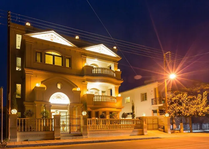 Luxury Beachfront With A Pool 別荘 Ayia Marina