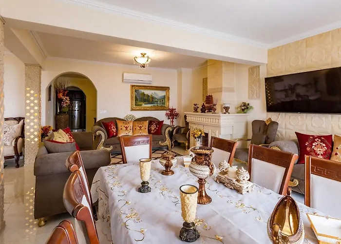 度假居 Luxury Beachfront With A Pool Agia Marina (Northern Cyprus)