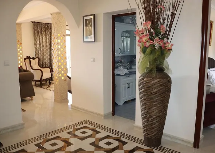 Luxury Beachfront With A Pool