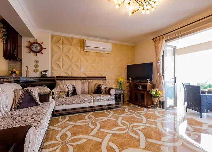 Luxury Beachfront With A Pool 別荘 *