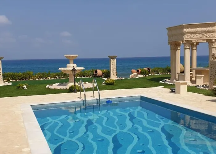 別荘 Luxury Beachfront With A Pool