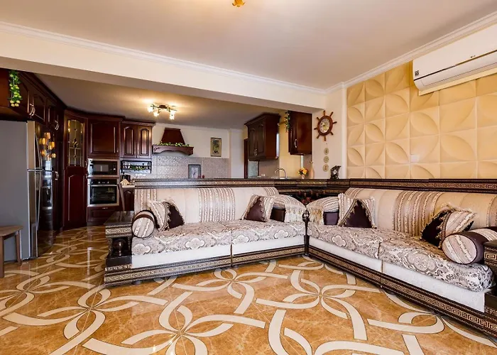 Luxury Beachfront With A Pool *