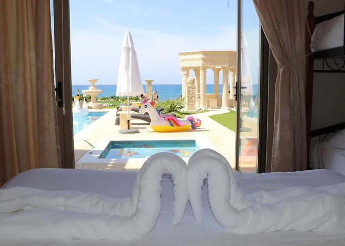 Luxury Beachfront With A Pool