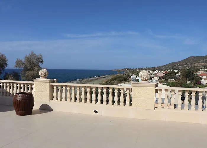 Luxury Beachfront With A Pool *