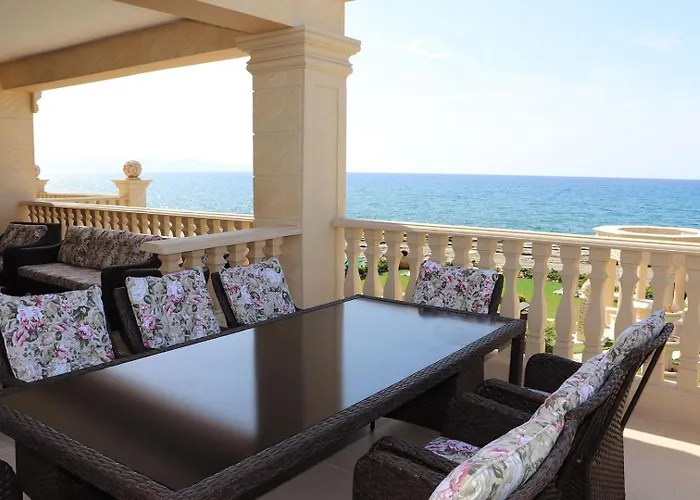 Luxury Beachfront With A Pool Ayia Marina