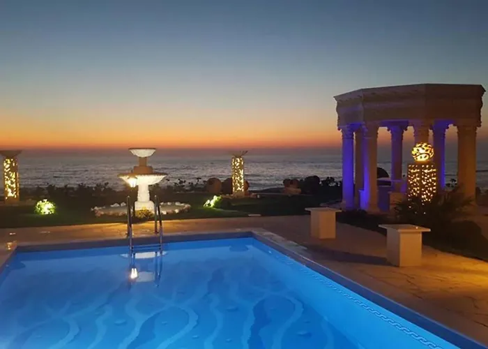 別荘 Luxury Beachfront With A Pool